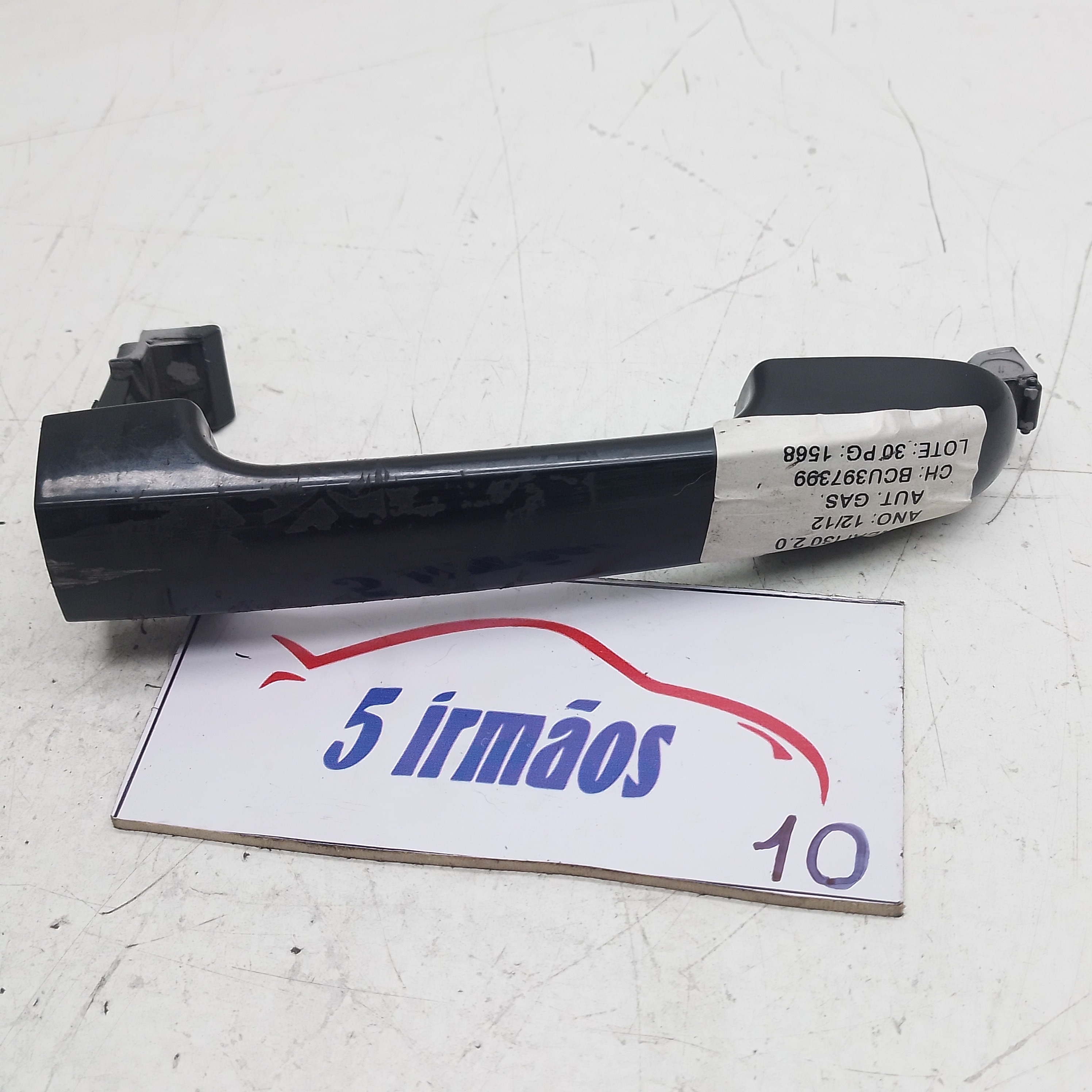 Maçaneta Dianteira Esquerda Hyundai I30 2.0 2011 / 2012 Dianteira