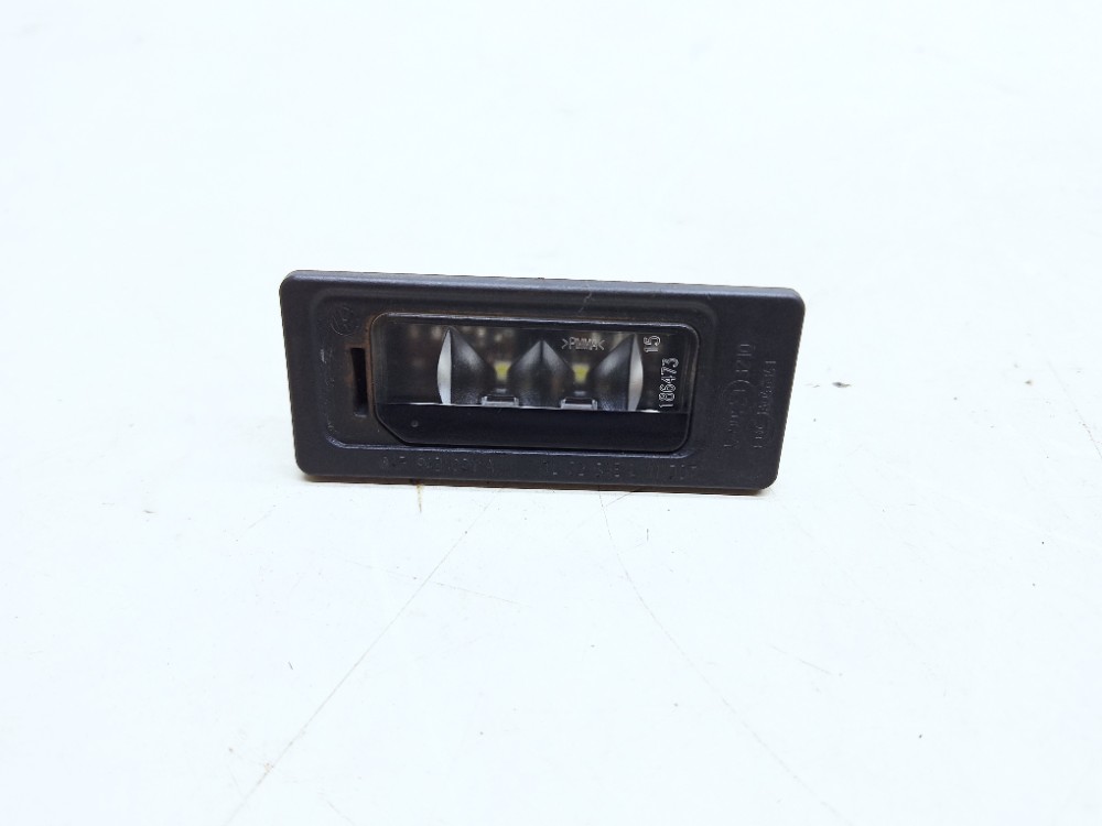 Lanterna Placa Traseira Esquerda Jetta 2.0 2016 3af943021a