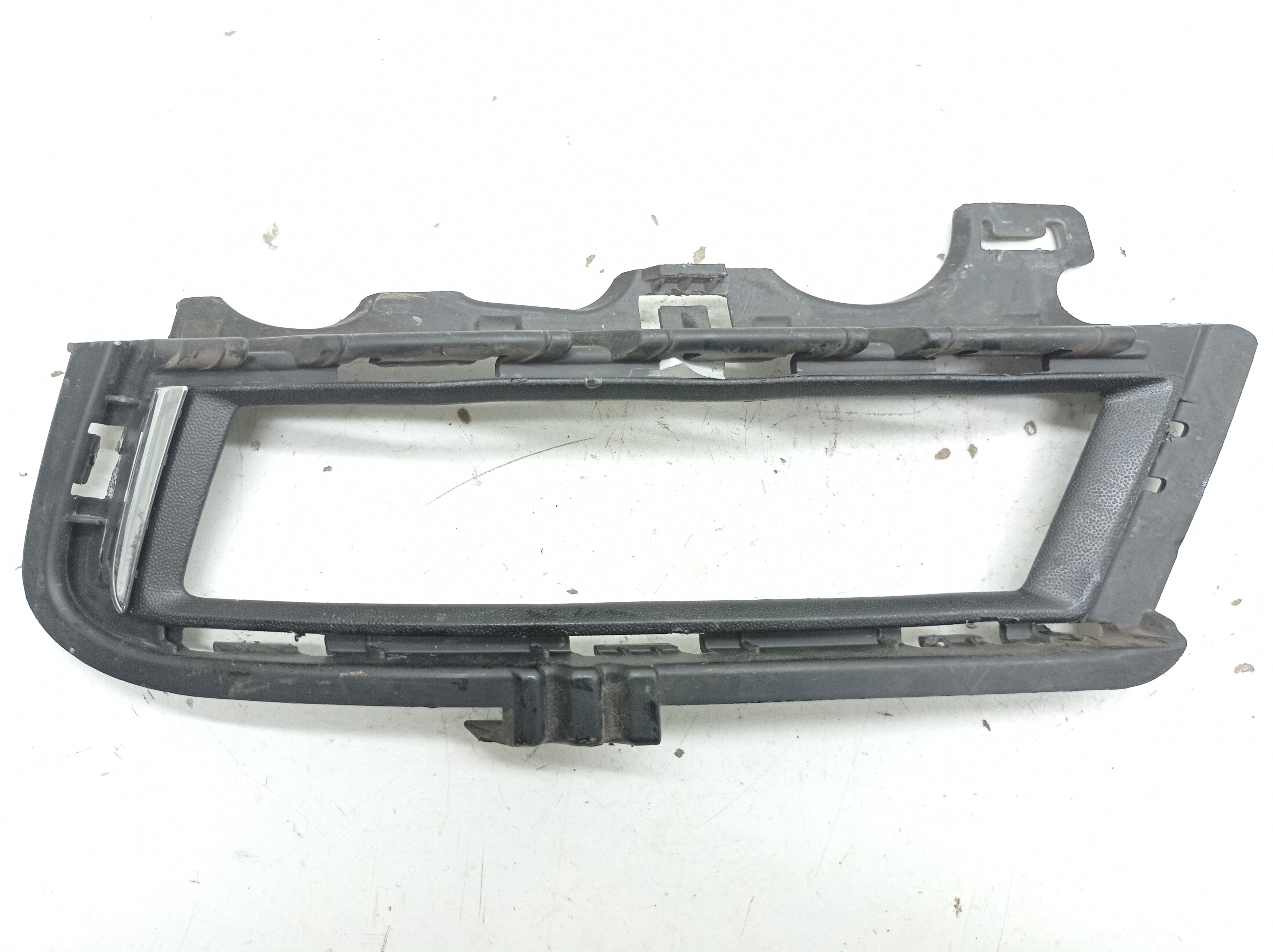 Acabamento Farol Milha Esquerdo Vw Golf Tsi 1.4 2015 Esquerdo