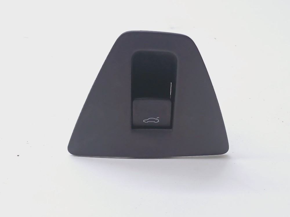 Botão Abertura Porta Malas Vw Jetta 2.0 Gli 2024 17b867375
