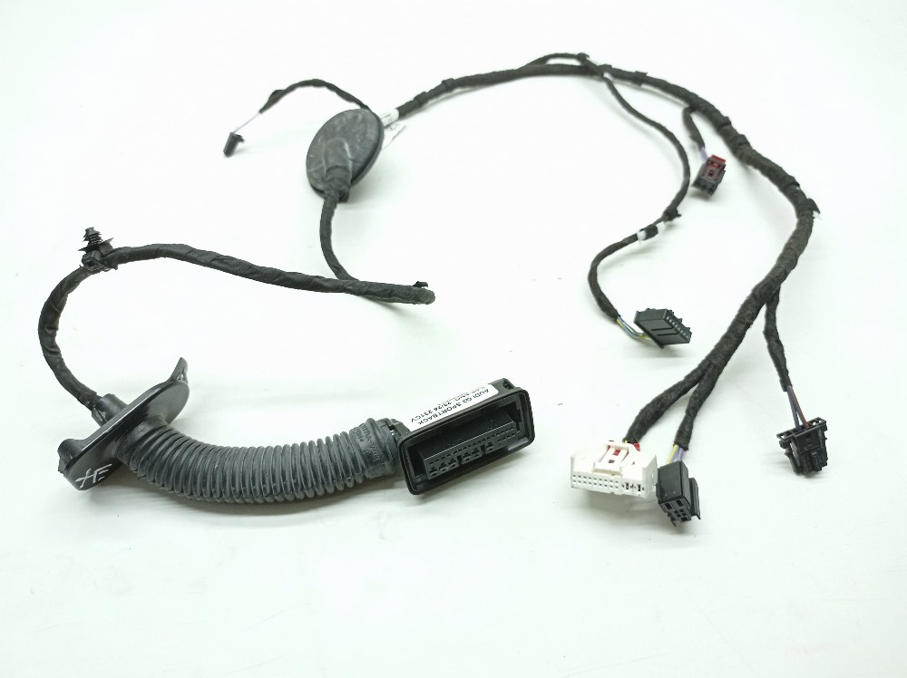 Chicote Porta Traseira Esquerda Audi Q3 2.0 2024 83a971687s