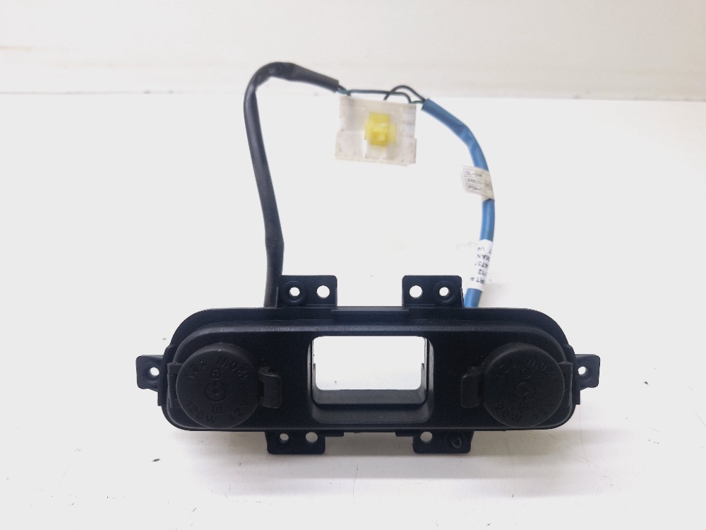 Entrada Usb Kia Sportage 2.0 2011 2012 846333w010