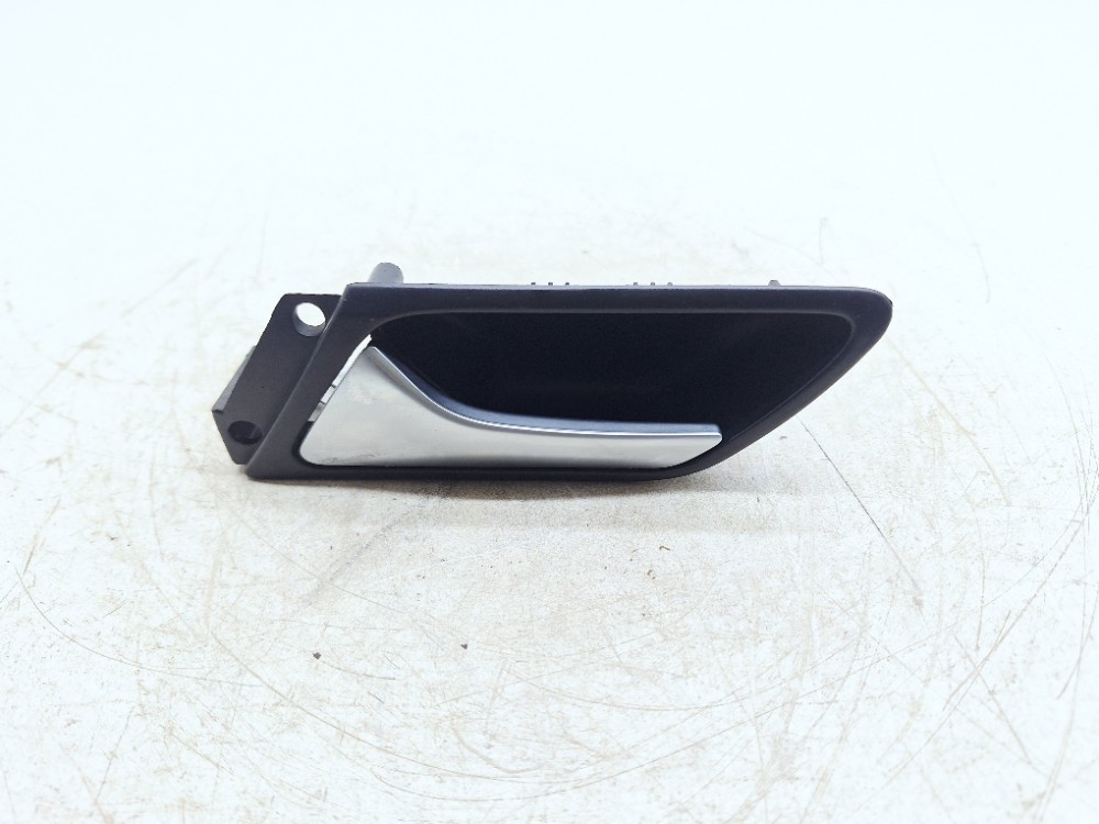 Maçaneta Interna Traseira Esquerda Vw Jetta Tsi 2.0 2013
