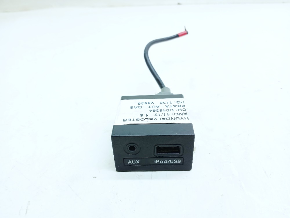 Entrada Usb Auxiliar Veloster 1.6 2011 2012 62015752
