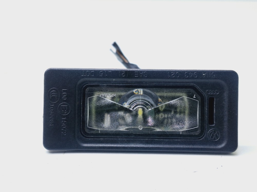 Luz Placa Volkswagen Jetta R-line 1.4t 2018 2019 5na943021