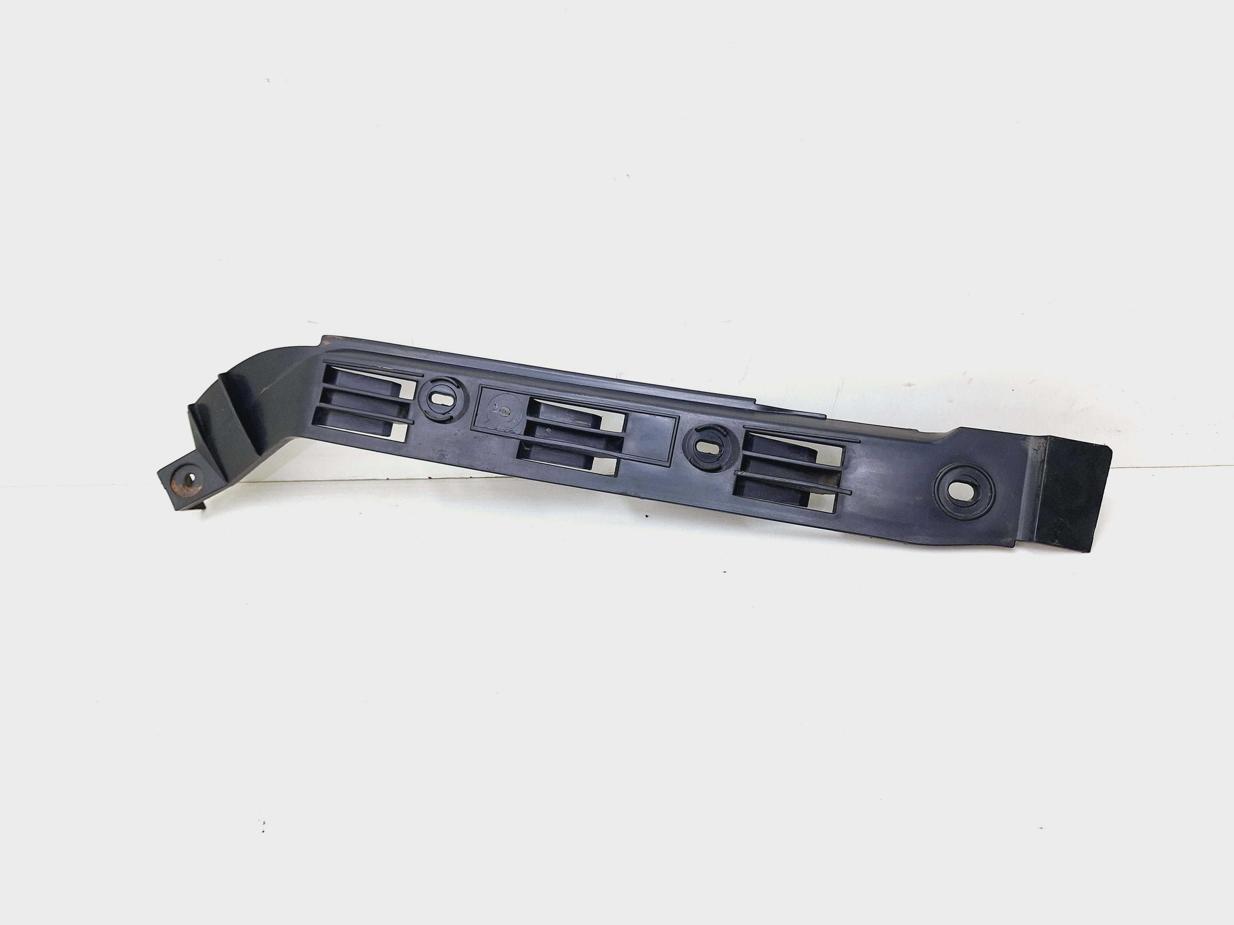 Guia Direita Parachoque Traseiro Volkswagen Bora 2.0 2009