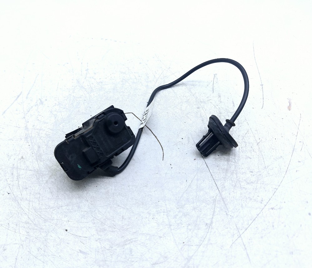 Motor Trava Portinhola Vw Golf Gti 2.0 2015 5c6810773h