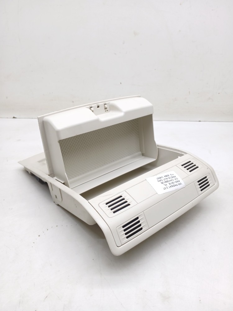 Luz Cortesia Teto Vw Passat 2.0 2018 5q0951172