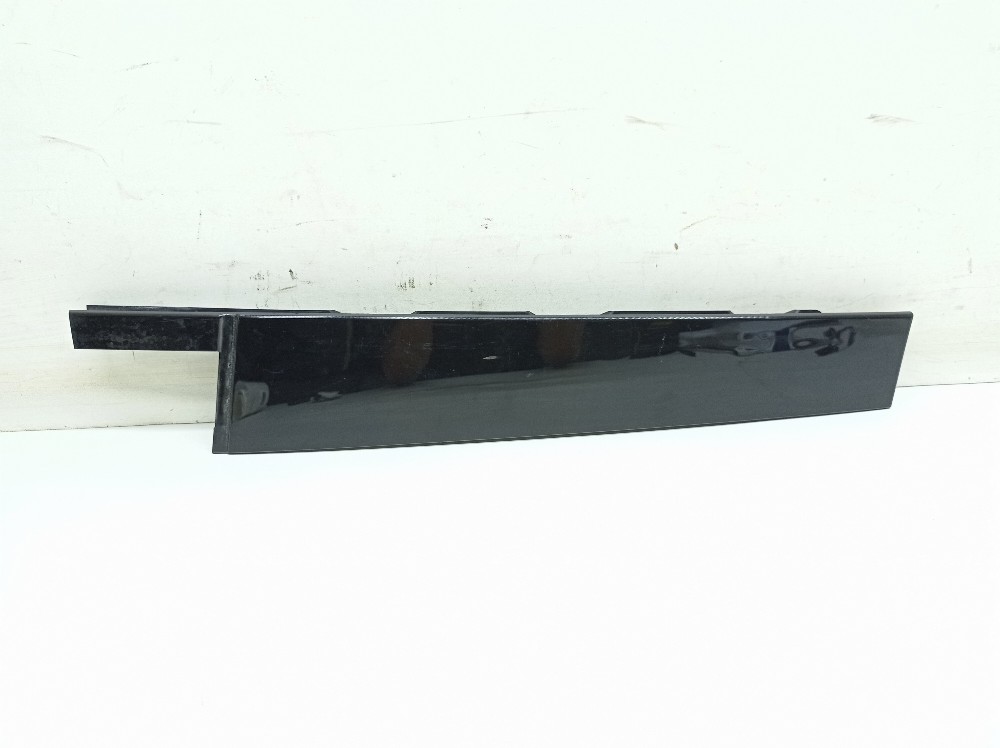 Acabamento Porta Traseira Direita Vw Tiguan Tsi 2.0 2020