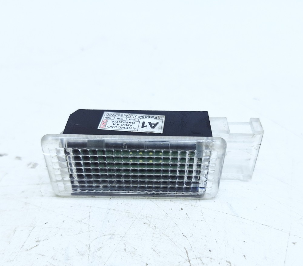 Luz Cortesia Porta Luvas Vw Golf 2.0 2019 5g0947409