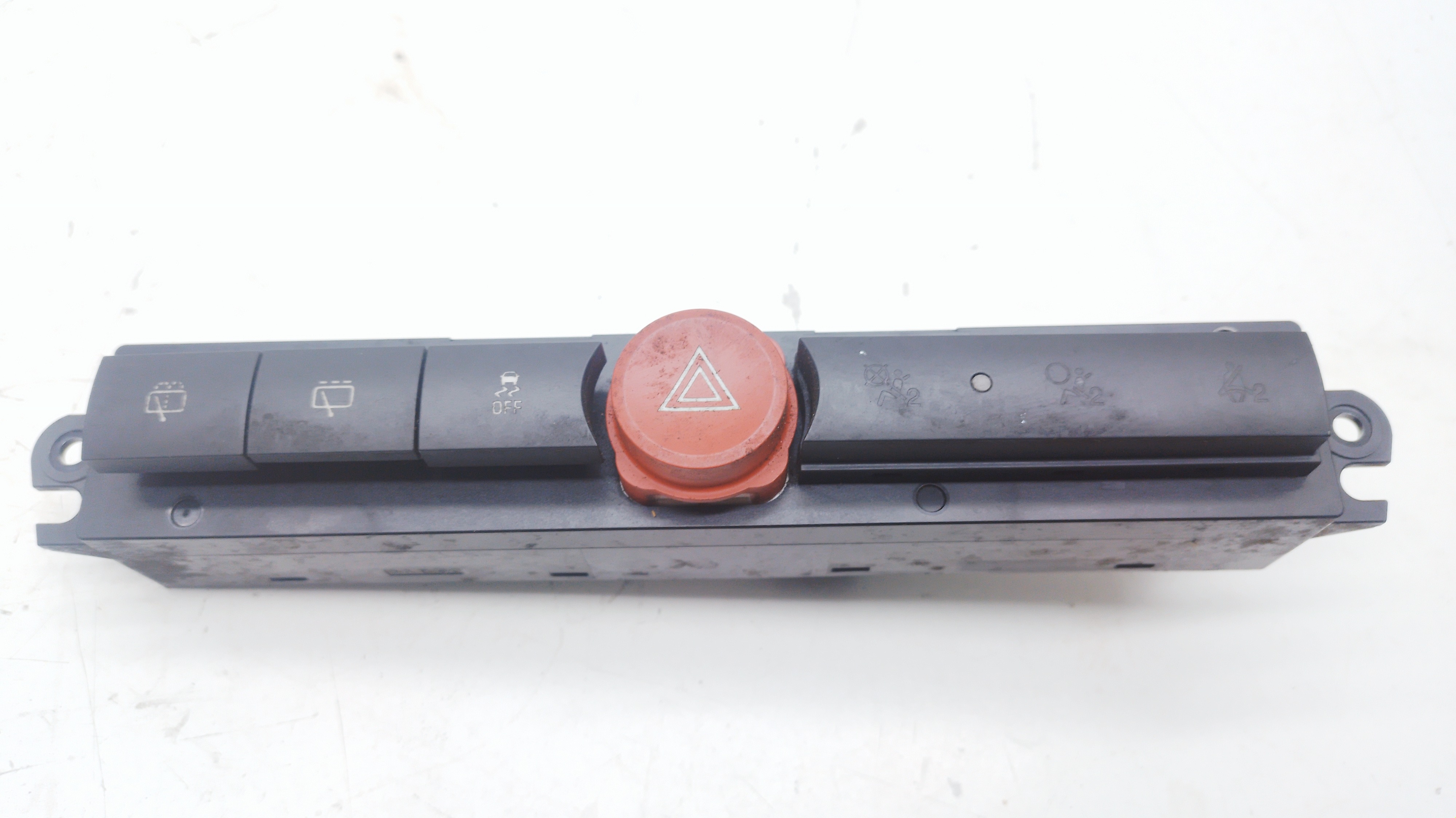 Botão Pisca Alerta Gm Captiva 2008/ 2009 Nº25874291 – Preto