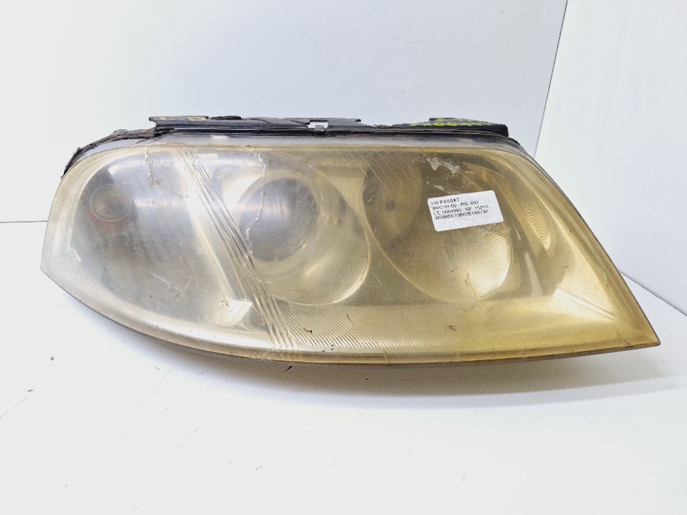 Farol Direito Volkswagen Passat 1.8 2001 2002 Direito