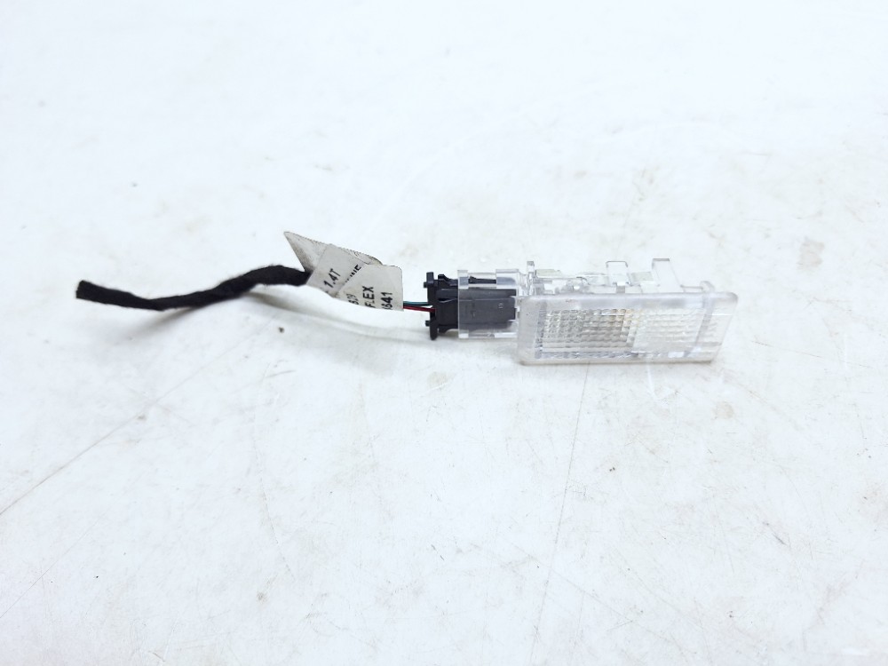 Luz Cortesia Vw Tcross Tsi 1.4 2025 5q0947415