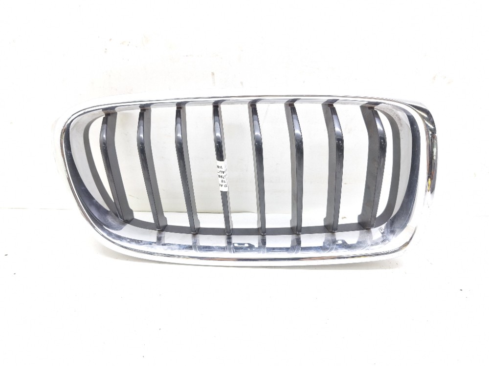 Grade Direita Parachoque Dianteira Bmw 320i 2.0 2017 2018 Cromado E Preto Cromado