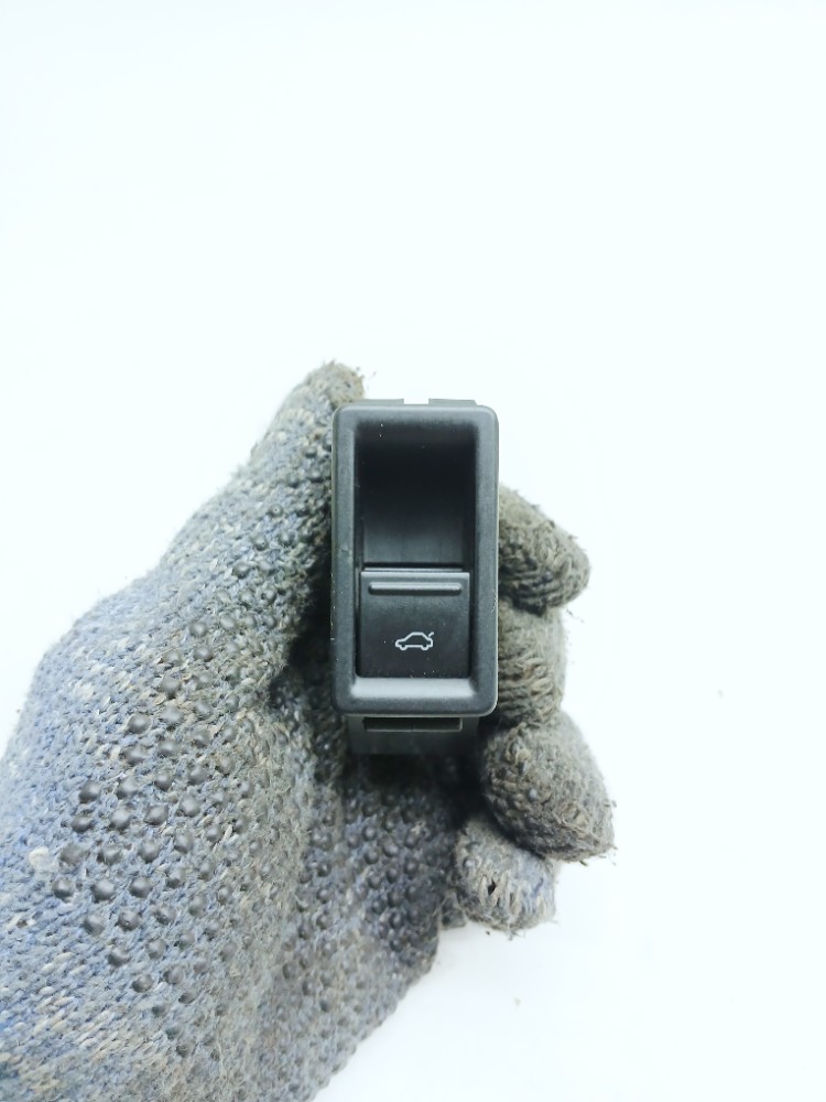 Botão Abertura Porta Malas Vw Jetta 2.0 2016 1k0959831