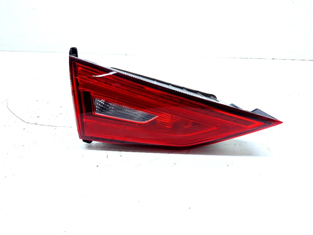 Lanterna Esquerda Tampa Traseira Audi A3 2.0 2016 8v5945093h Esquerdo/motorista