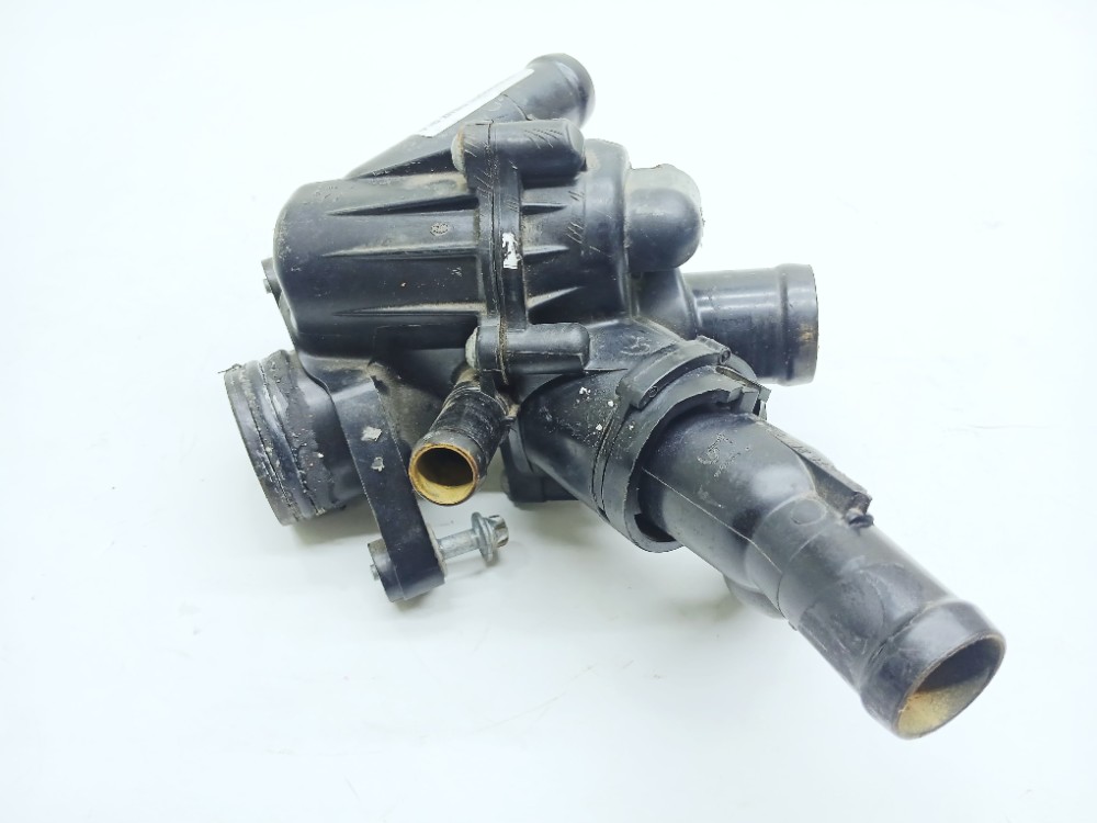 Carcaça Válvula Termostática Gla200 2.0 2015 A2702000615