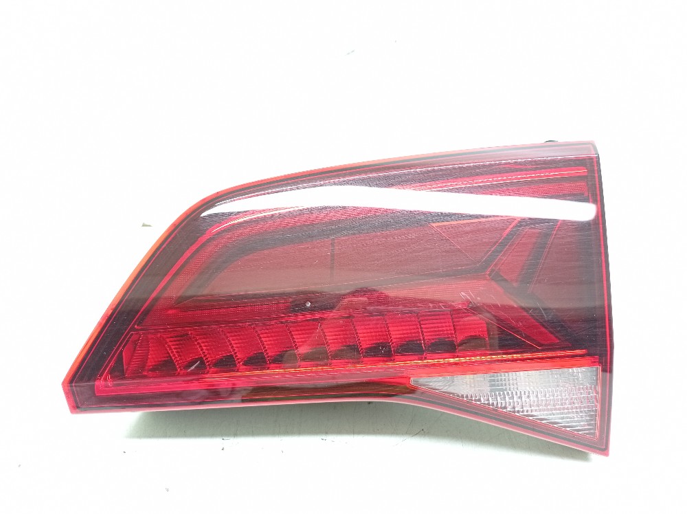 Lanterna Direita Tampa Traseira Vw Taos Tsi 1.4 2023