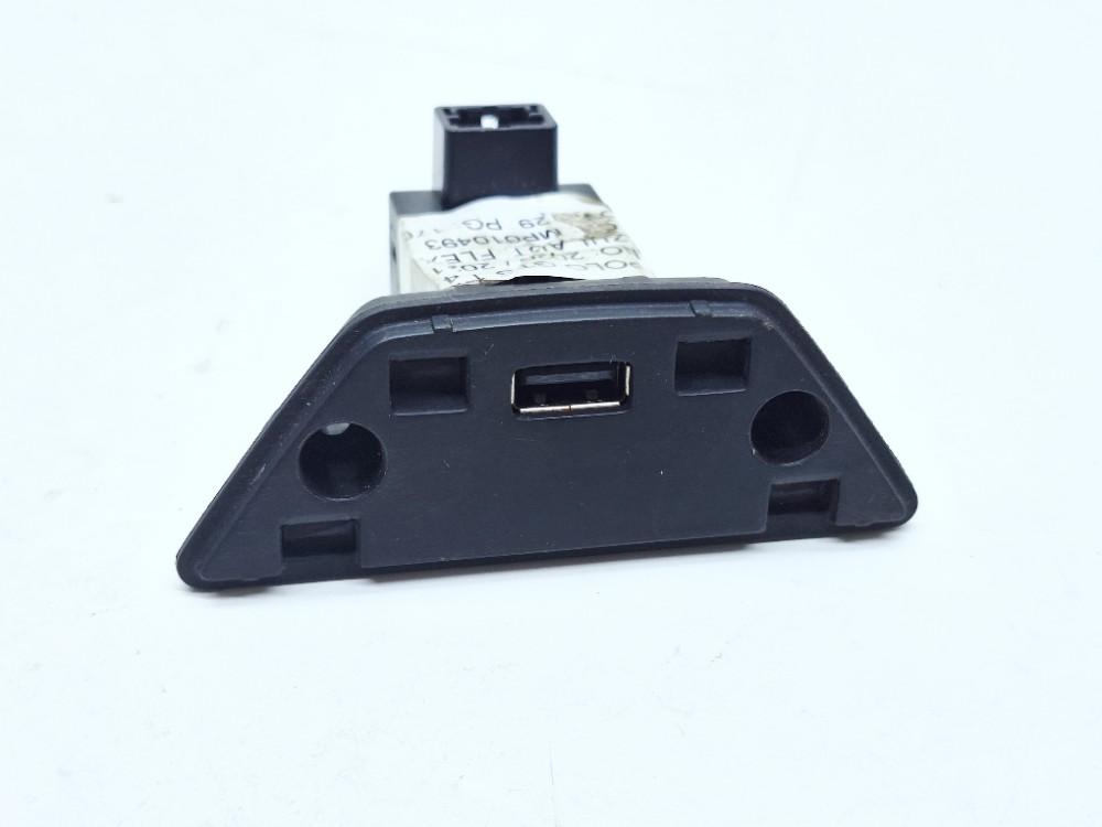 Entrada Usb Auxiliar Vw Polo Gts 1.4 2021 5u0035726b
