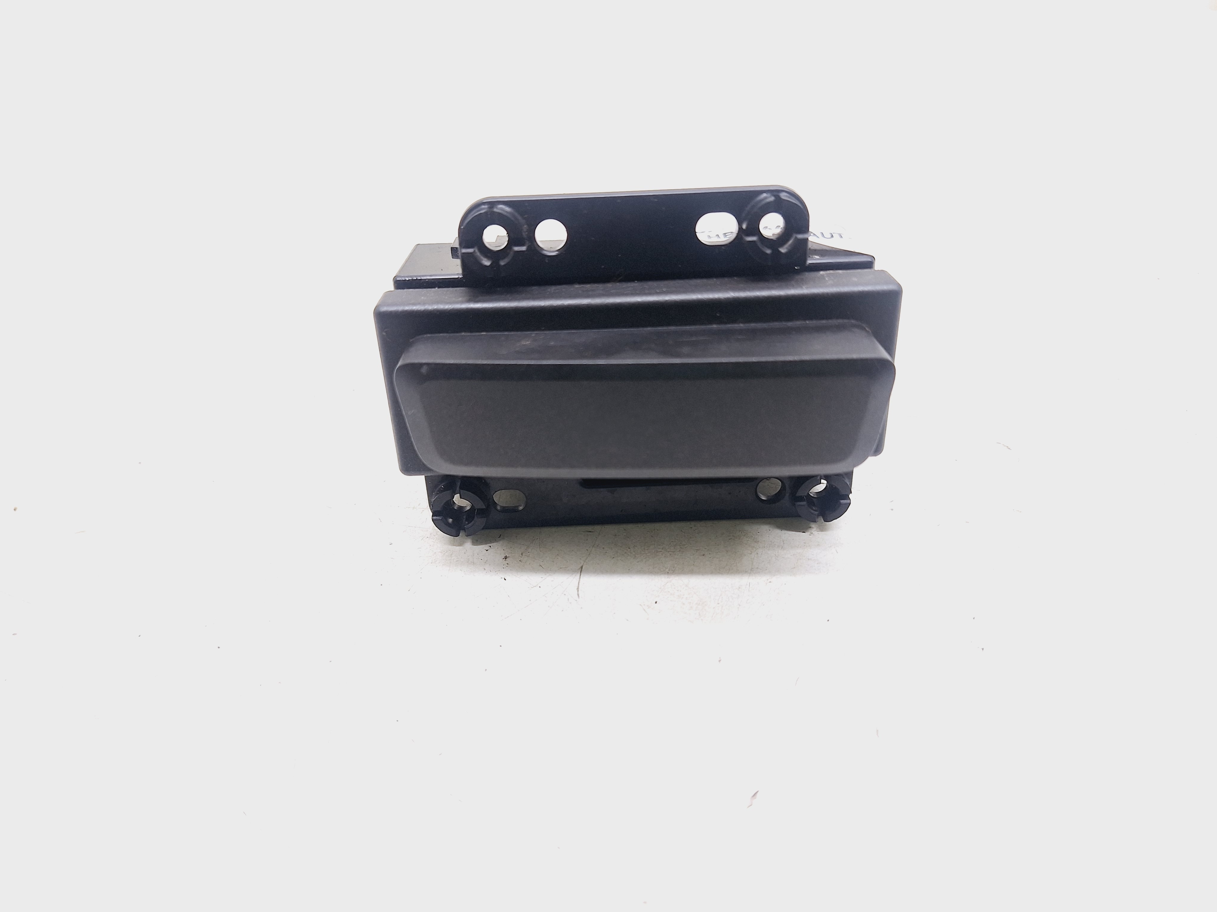 Botão Falso Painel Hyundai Ix35 2.0 2017 Nº3av1u2g000