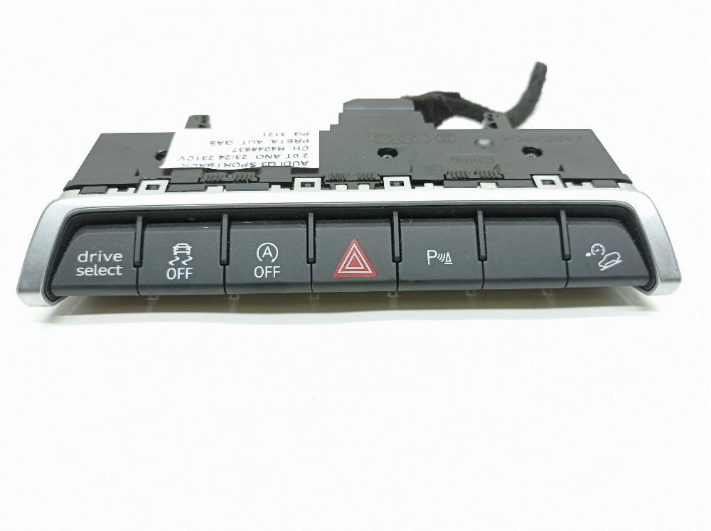 Botão Pisca Alerta Audi Q3 Sportback 2.0 2024 83a925301b