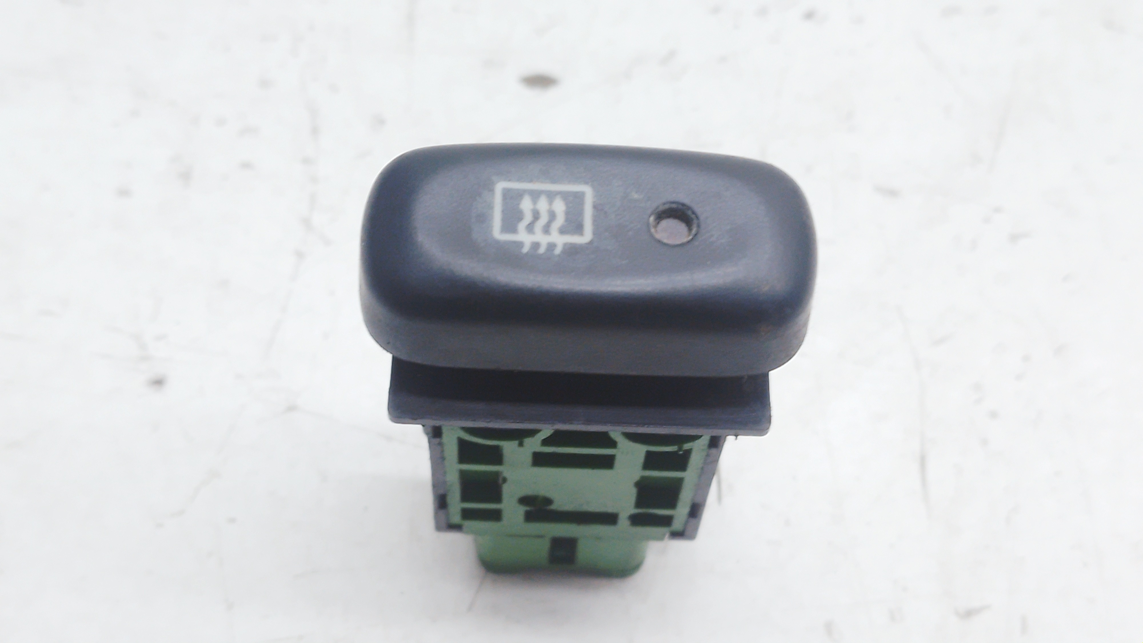 Botão Comando Desembaçador Gm Tracker 2.0 2007/ 2008