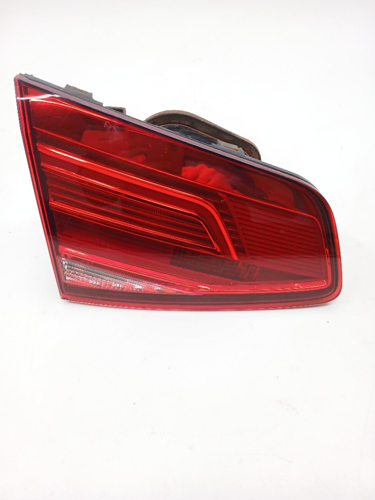 Lanterna Esquerda Tampa Traseira Vw Passat Tsi 2.0 2016 2017