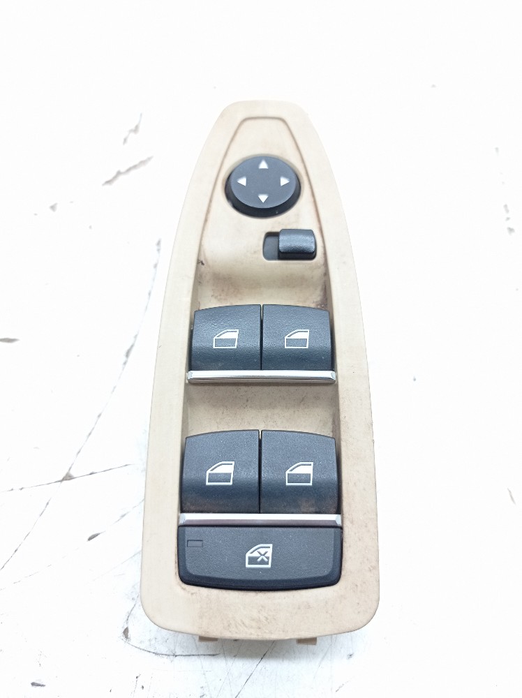 Botão Vidro Dianteiro Esquerdo Bmw 320i 2.0 2018 920810803