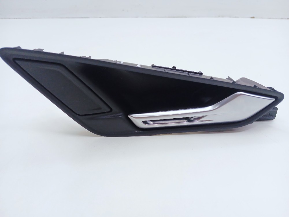 Maçaneta Interna Direita Audi Ttrs 2.5t 2021 8s0837114c