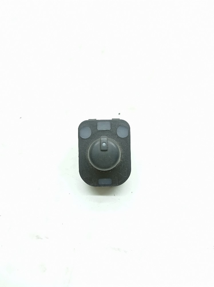 Botão Ajuste Retrovisor Audi Q3 Tfsi 1.4 2016 8u0959565a