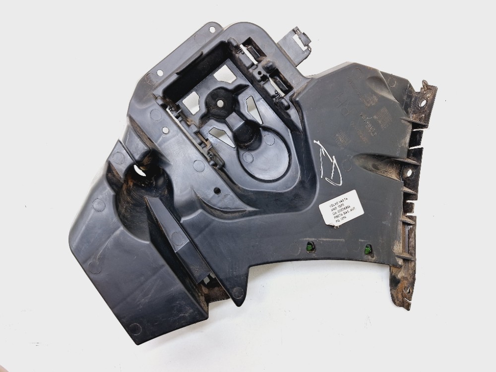 Guia Direita Parachoque Traseiro Volvo V40 T4 2.0 2013