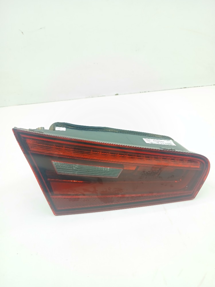 Lanterna Esquerda Tampa traseira Audi A3 1.8 2013 8v3945093B