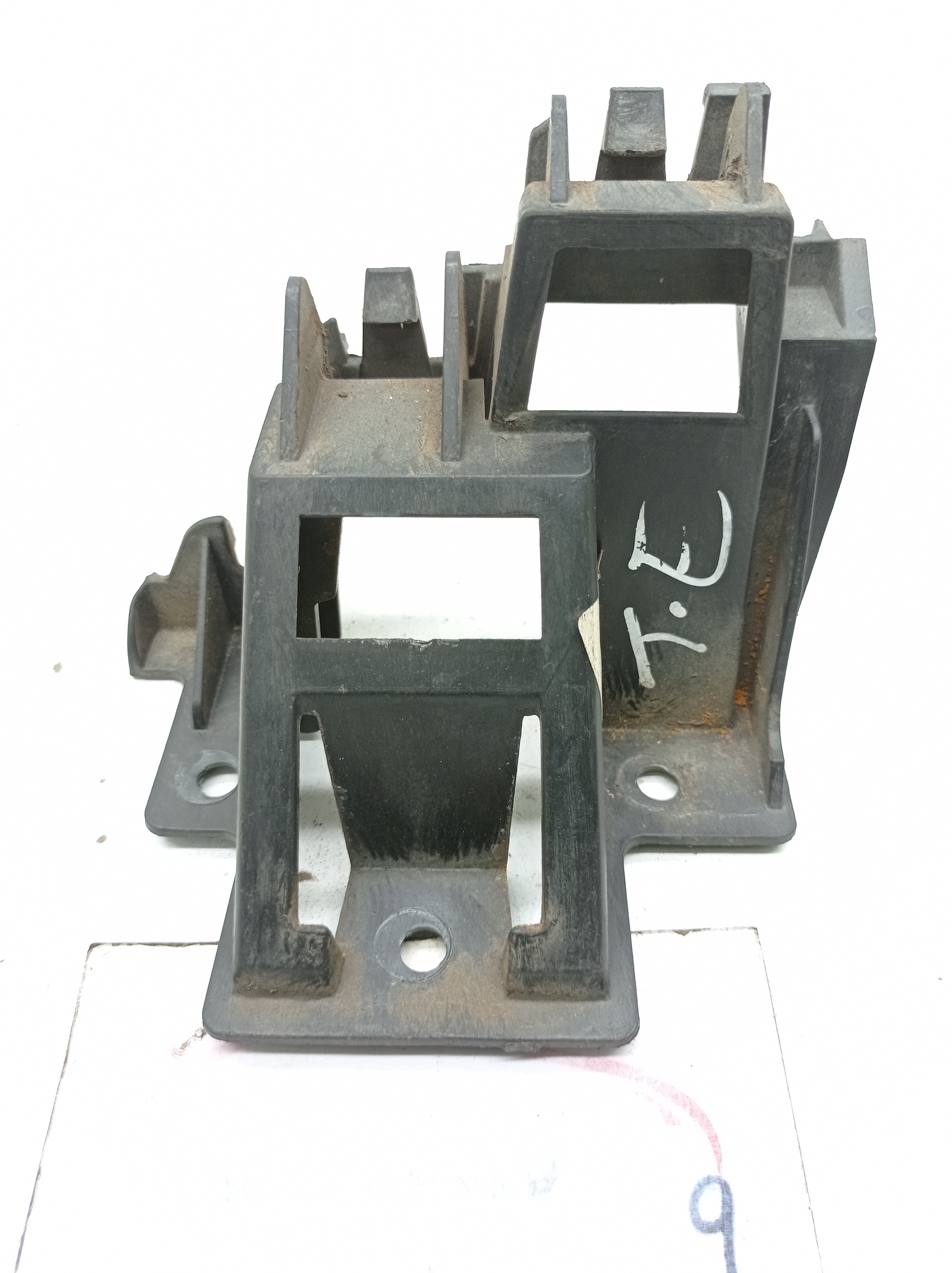 Guia Esquerda Parachoque Traseiro Vw Jetta Tsi 2.0 2012