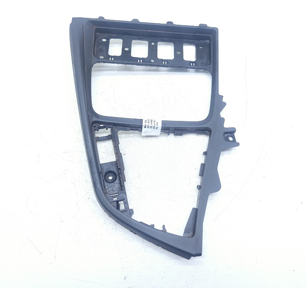 Acabamento Console Central Bmw 320i 2.0 2019 105495978c