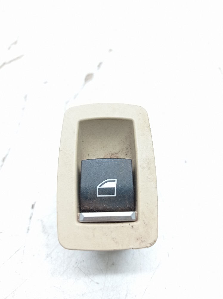 Botão Vidro Traseiro Esquerdo Bmw 320i 2.0 2018 93619301