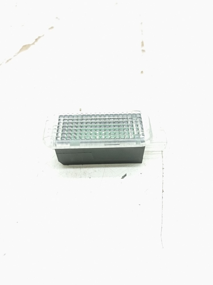 Luz Teto Cortesia Audi Q3 Tfsi 2.0 2015 2016 8j0947409