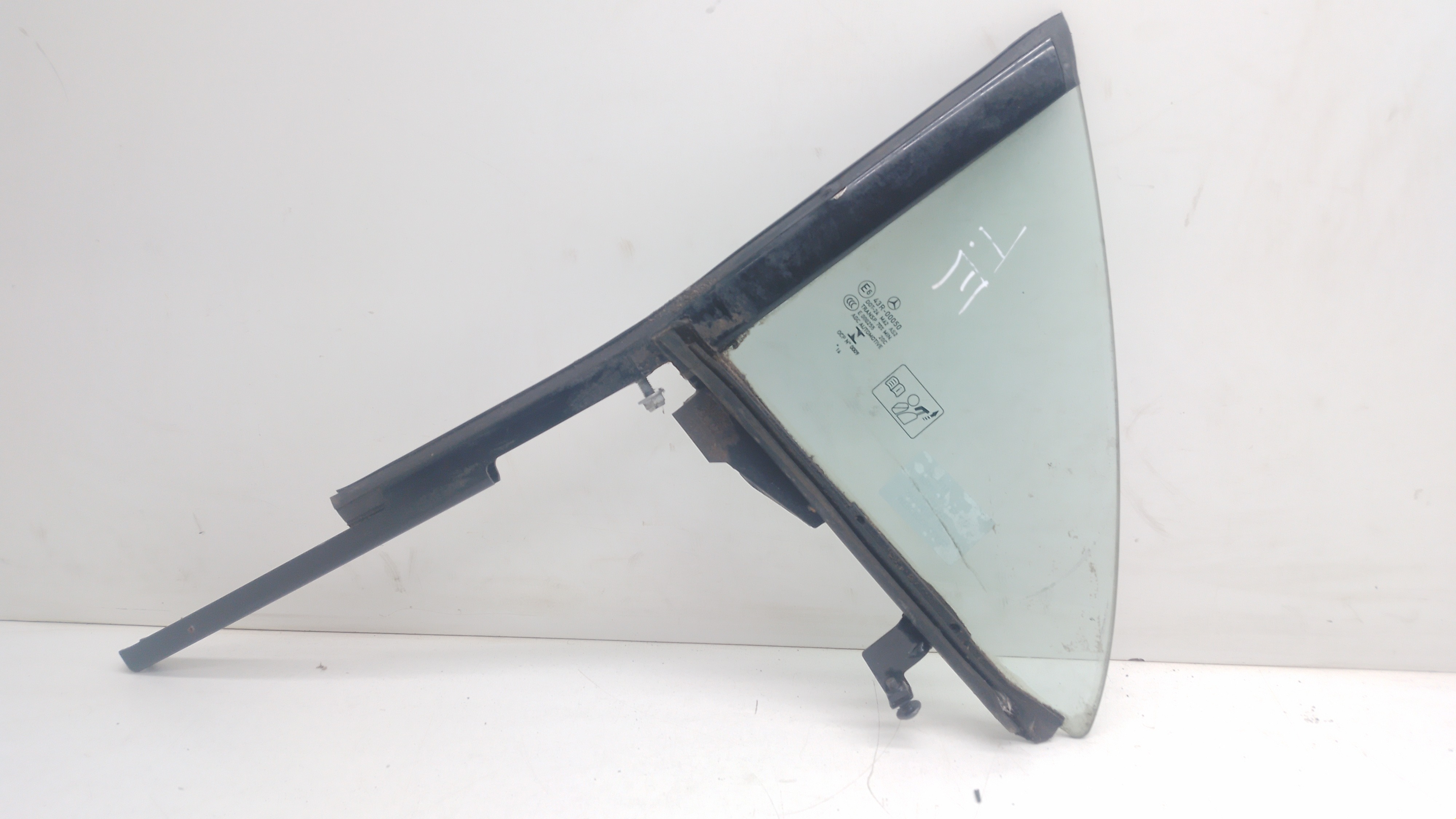 Vidro Fixo Traseiro Esquerdo Mercedes Cla200 1.6 2015