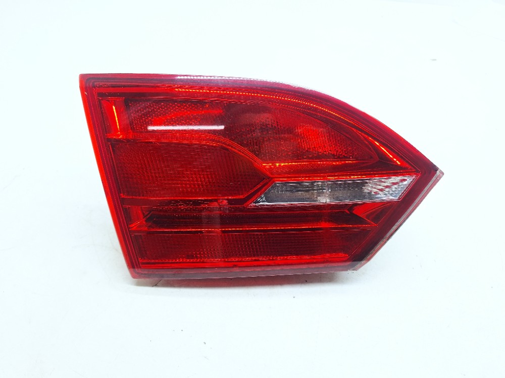 Lanterna Esquerda Tampa Vw Jetta 2.0 2013 5C945259A