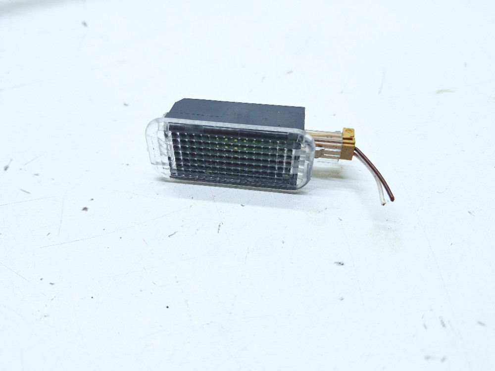Luz Cortesia Audi Q3 1.4 2020 4e0947415a