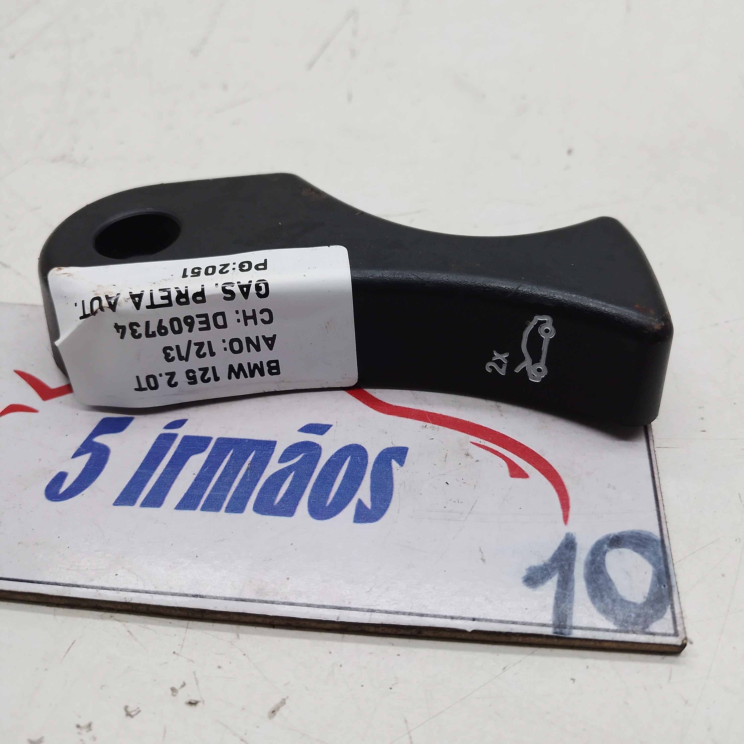 Alavanca Abertura Capô Bmw 125i 2.0 Turbo 2013