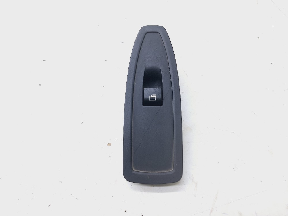 Botão Comando Vidro Dianteiro Direito Bmw 125i 2.0t 2014