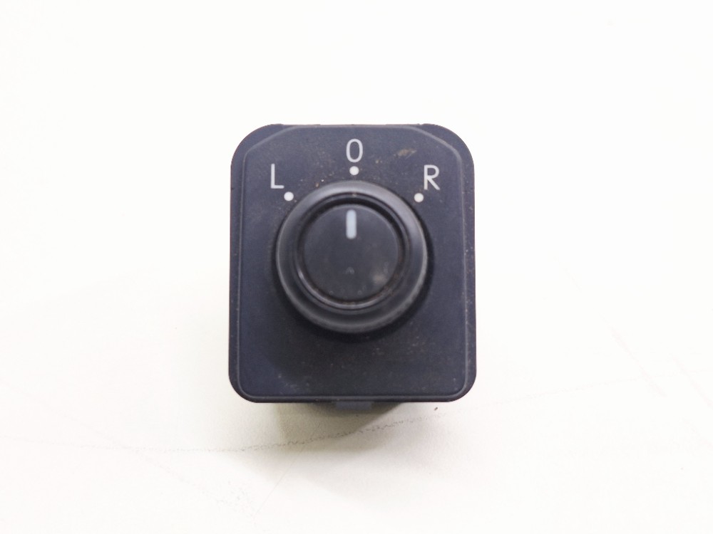 Botão Ajuste Retrovisor Vw Jetta 1.4t 2019 3cn959565