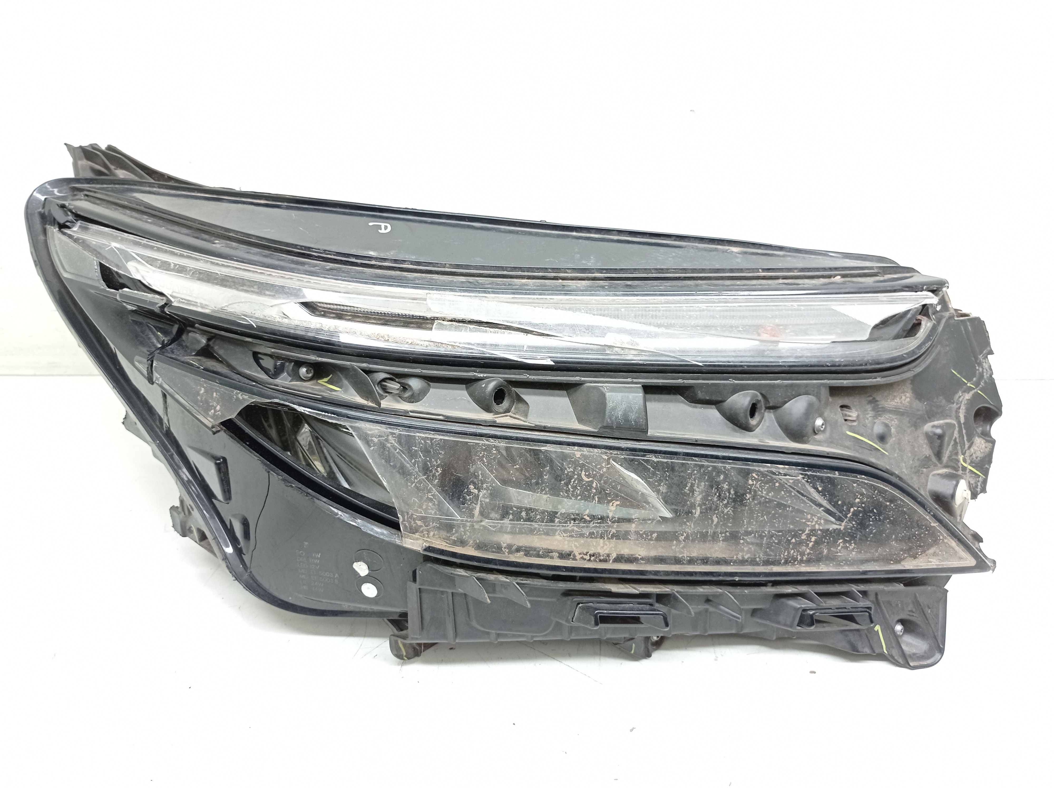 Farol Direito Gm Equinox Rs 1.5 2022 Retirada De Peças Direito