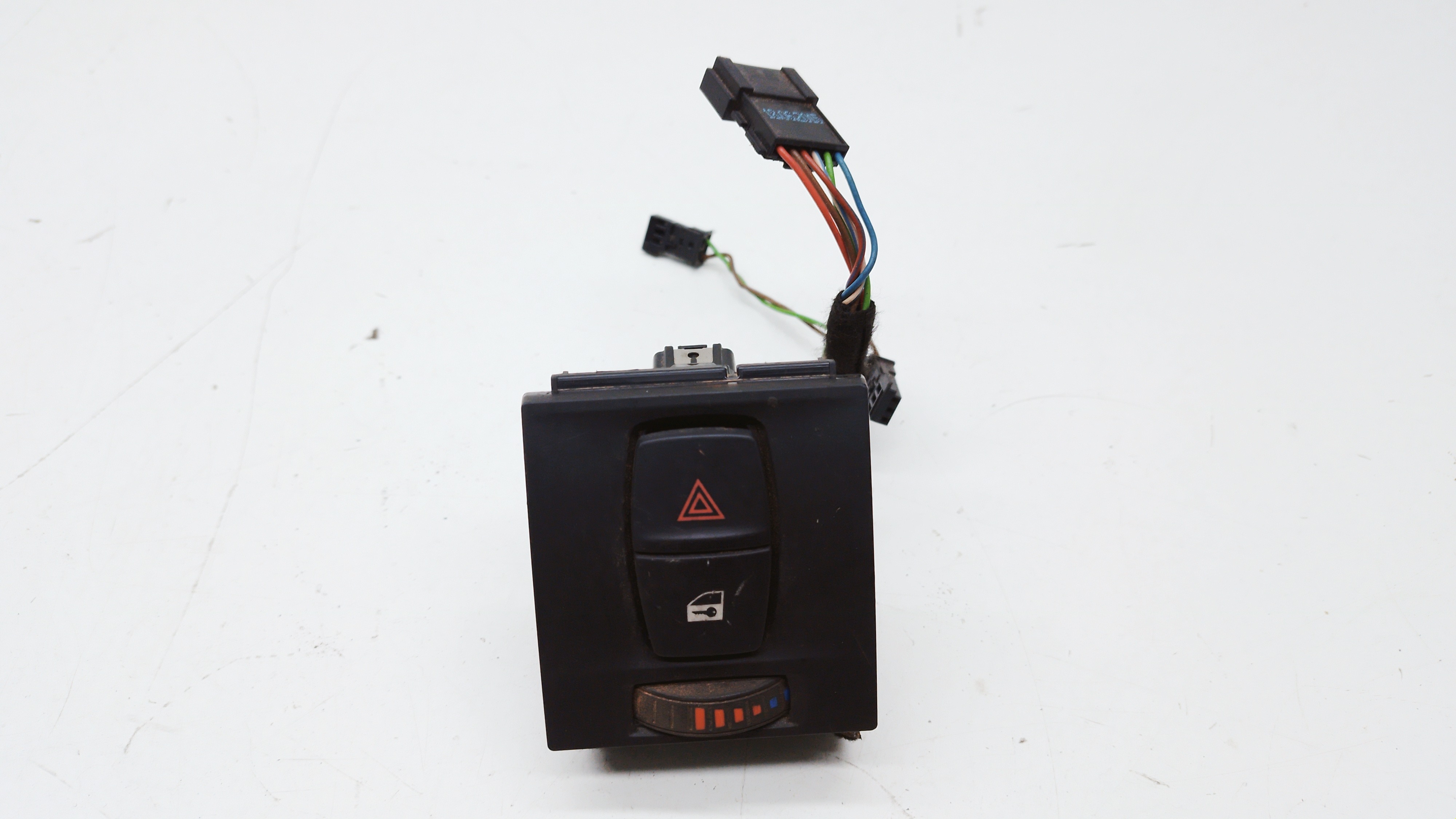Botão Pisca Alerta/ Trava Porta Bmw 320 2018 Nº9710260 Preto