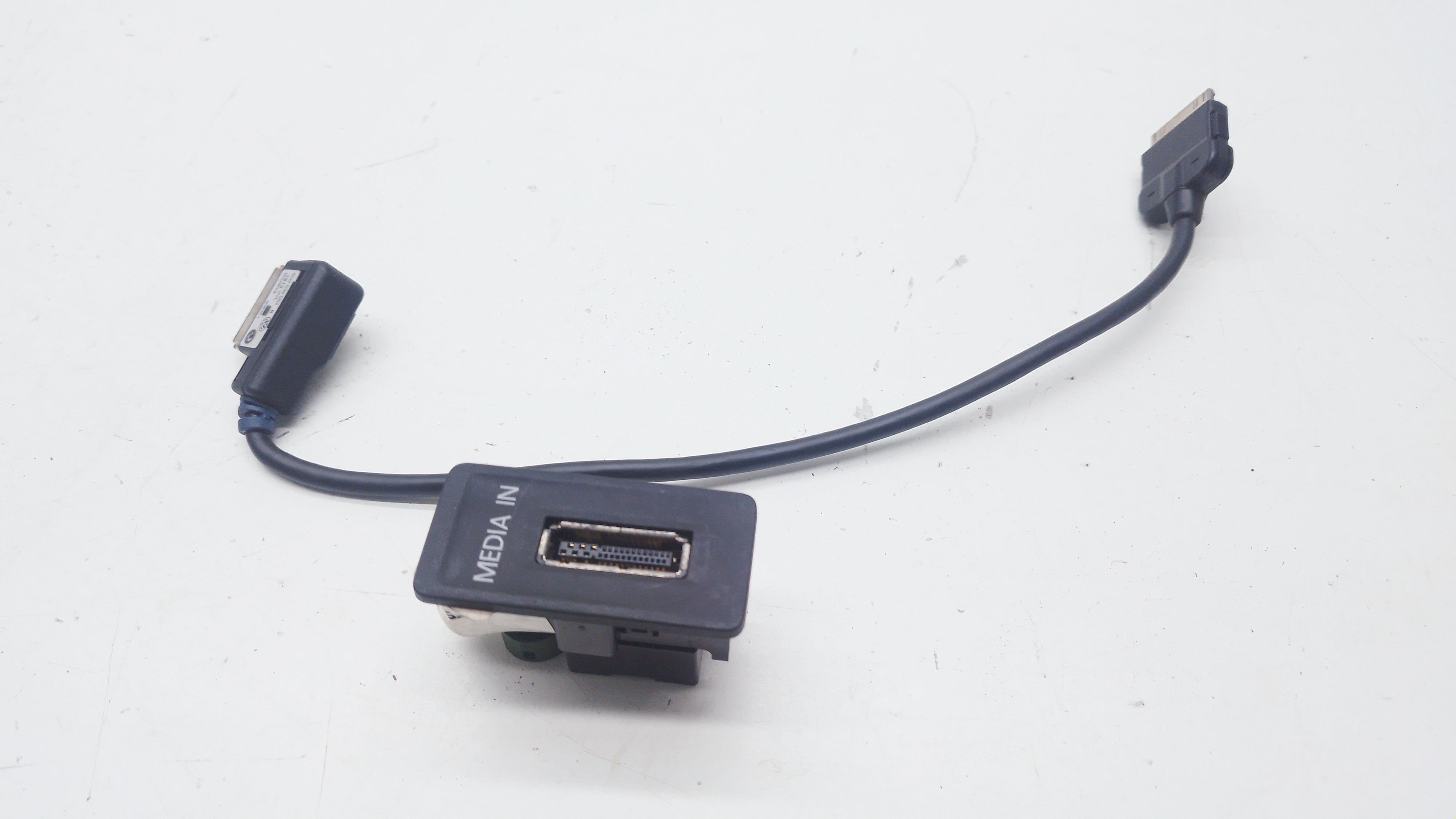 Conector Entrada Media Vw Golf Gti 2.0 2014 N5g0035222a
