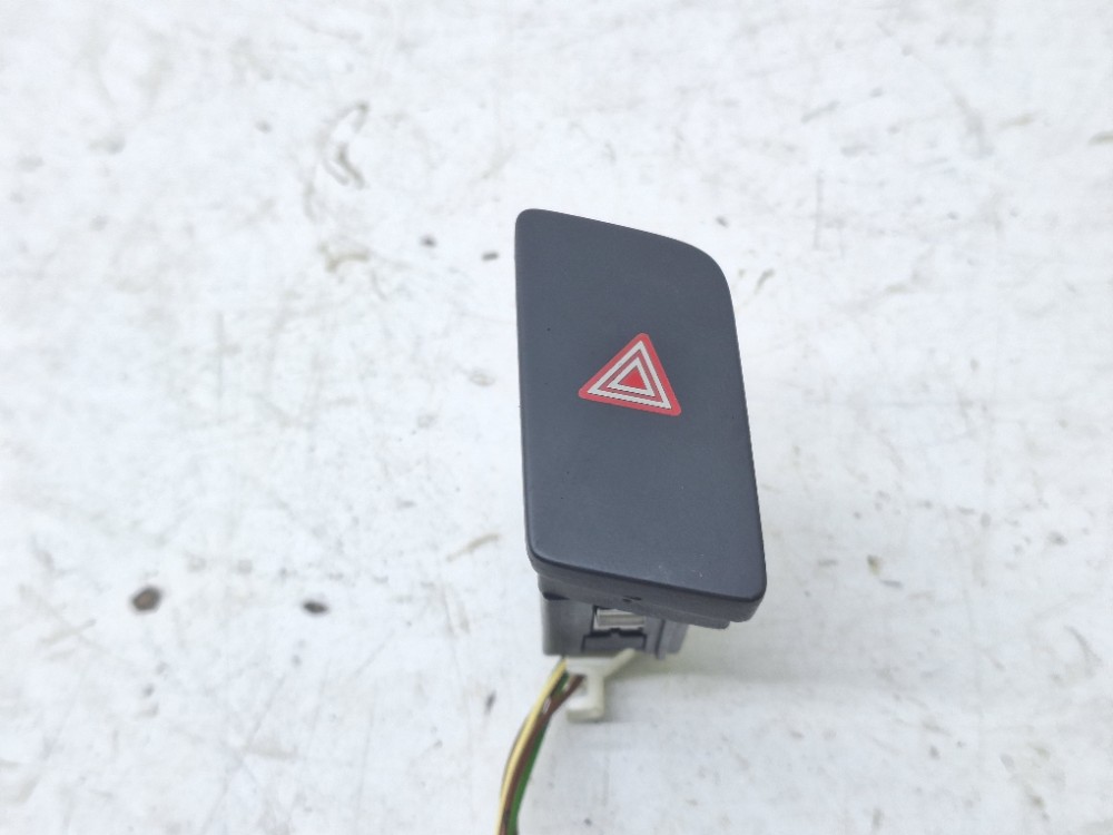 Botão Comando Pisca Alerta Audi Q3 Tfsi 1.4t 2015 2016