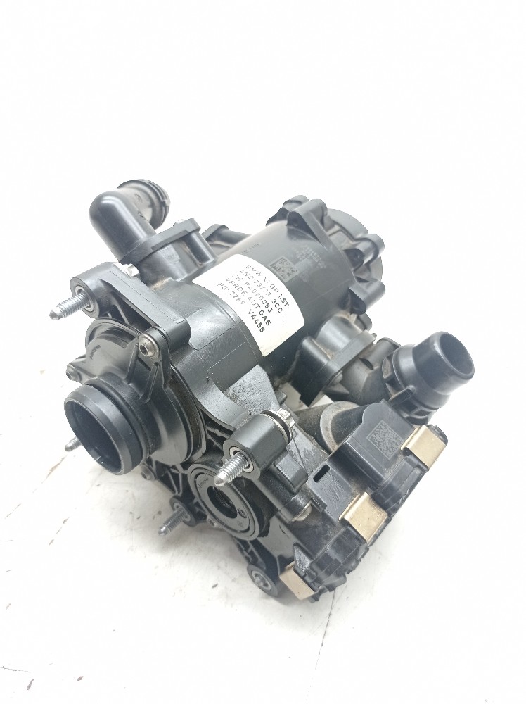 Carcaça Válvula Termostática BMW X1 1.5 2022 2023 909657704