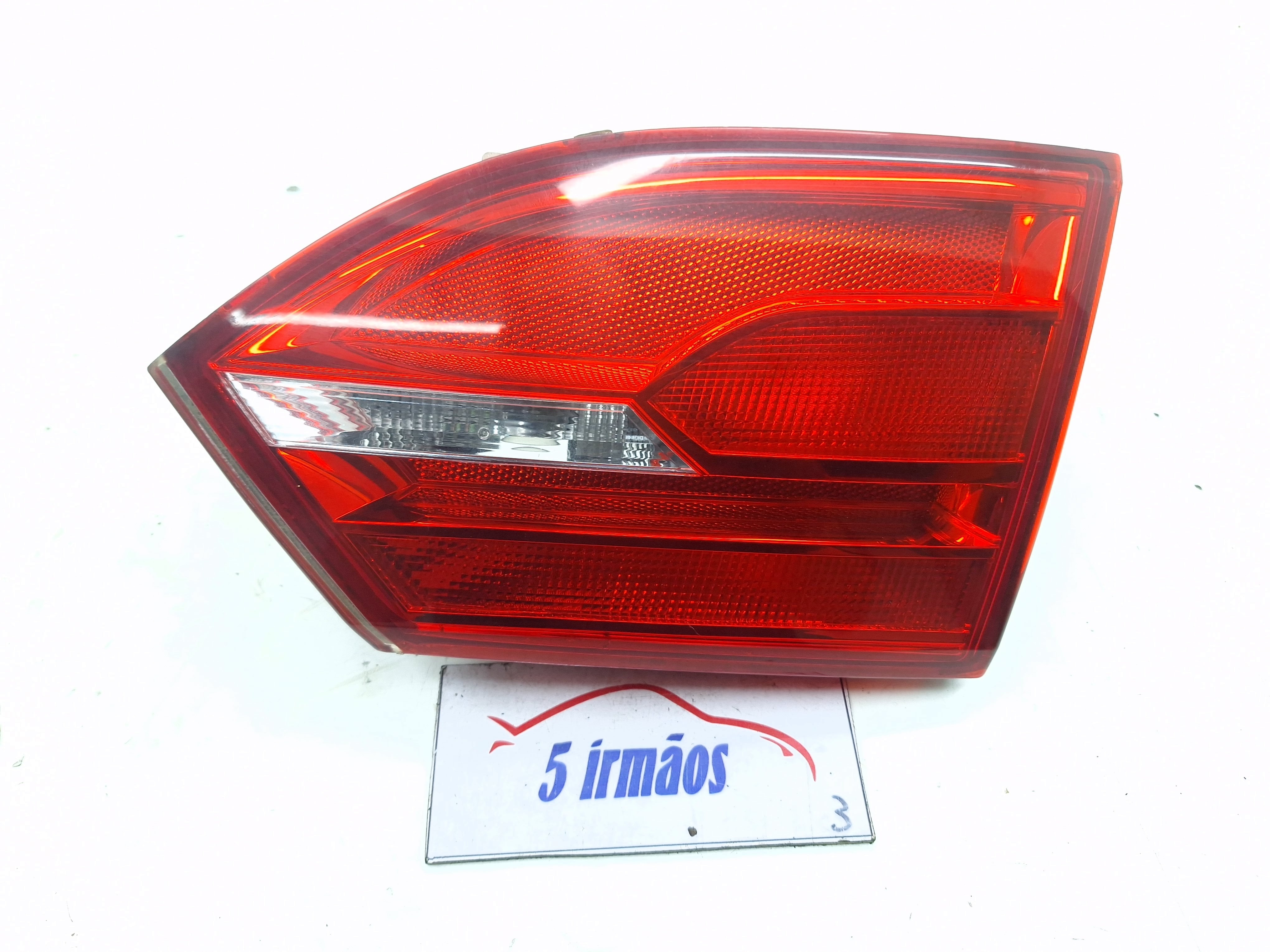 Lanterna Direita Tampa Traseira Vw Jetta Tsi 2.0 2013  Direito