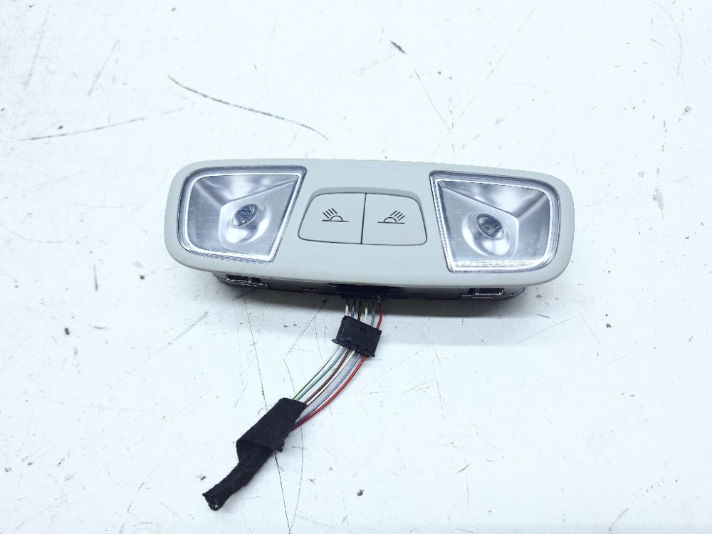 Luz Cortesia Audi Q3 1.4 2020 8v0947111a