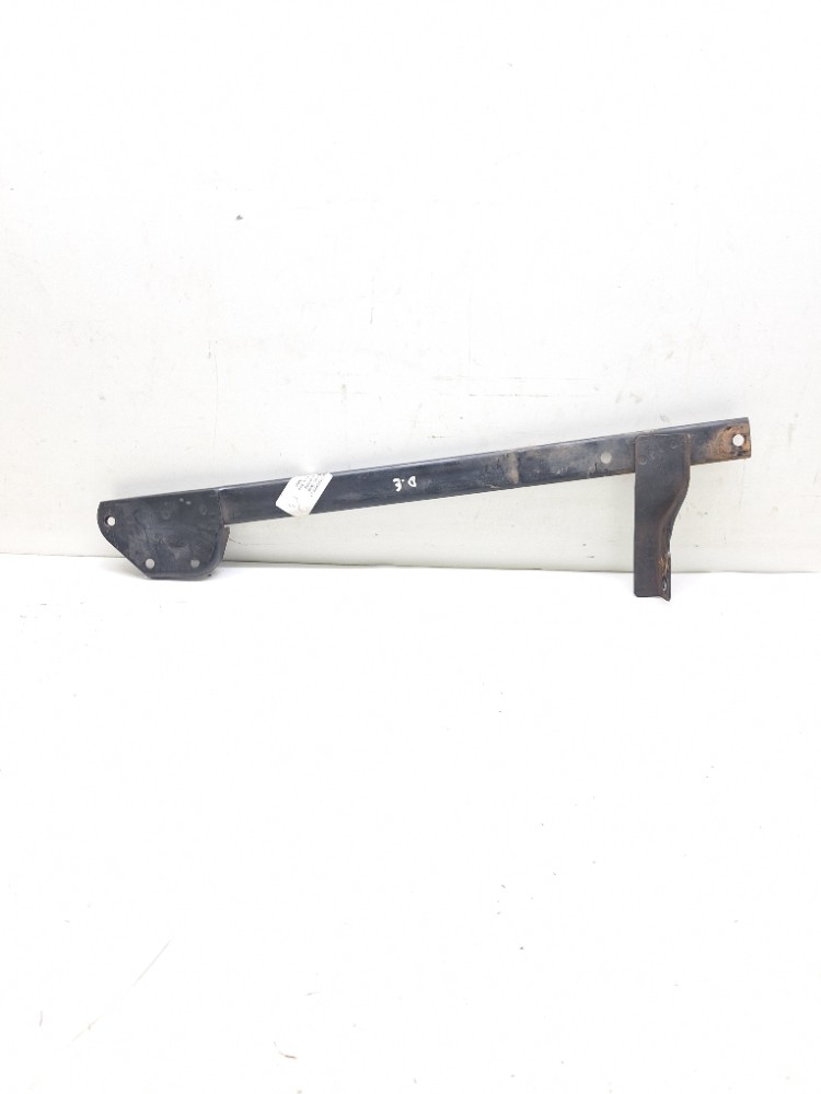 Suporte Farol Esquerdo Gm Tracker 2.0 2008 2009